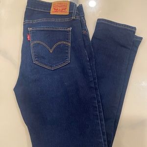 Women’s Levi’s 711 skinny jeans